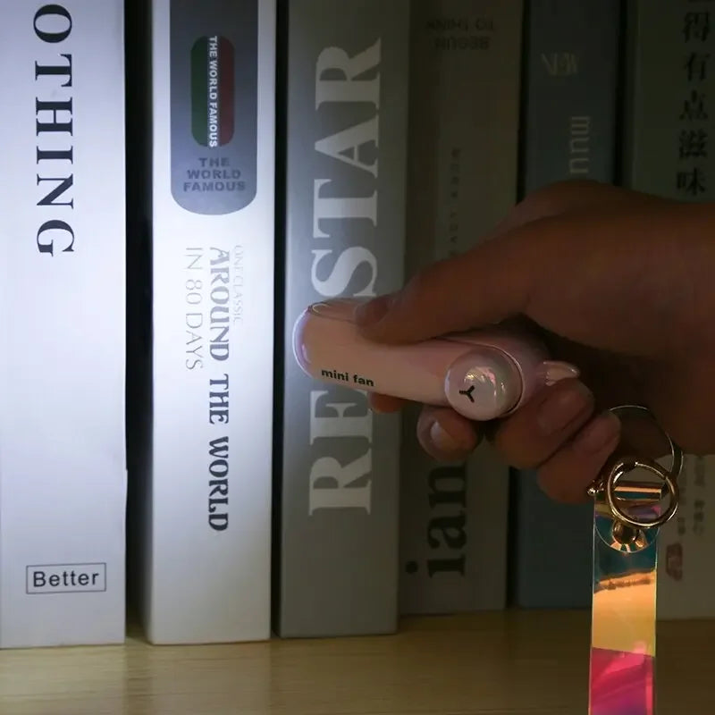 Mini Ventilador con Linterna Portátil | Carga USB| Colgante